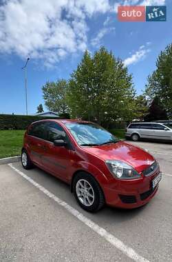 Хэтчбек Ford Fiesta 2006 в 