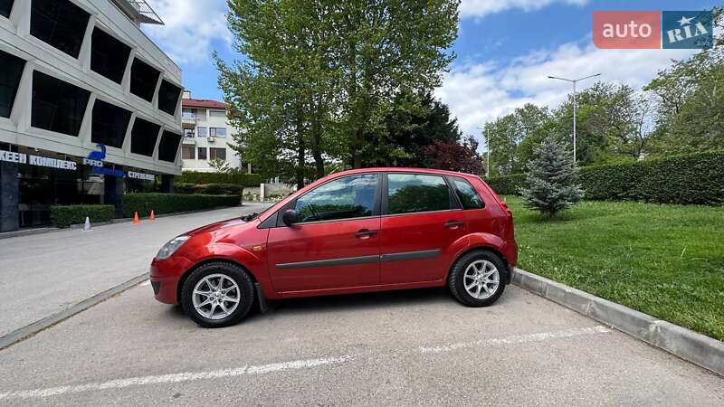 Хэтчбек Ford Fiesta 2006 в Николаеве