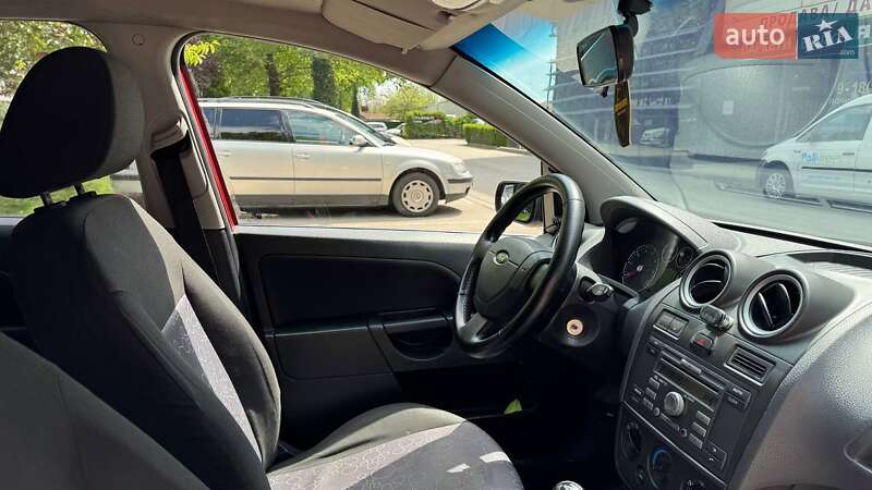Хэтчбек Ford Fiesta 2006 в Николаеве