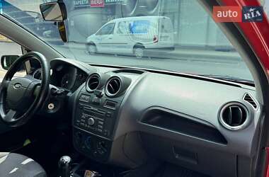 Хэтчбек Ford Fiesta 2006 в 