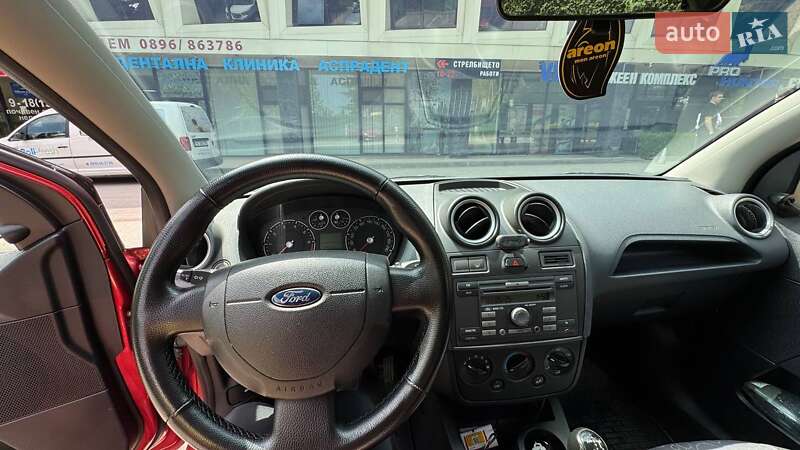 Хэтчбек Ford Fiesta 2006 в Николаеве