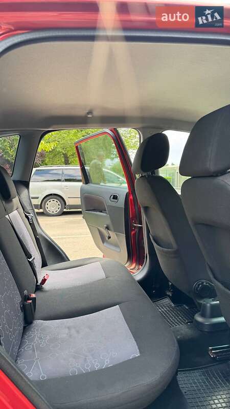 Хэтчбек Ford Fiesta 2006 в Николаеве