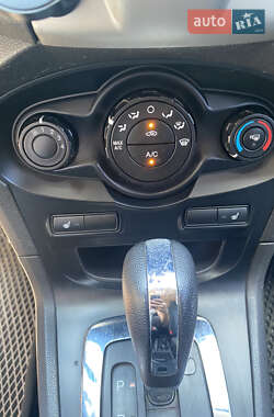 Хэтчбек Ford Fiesta 2011 в 