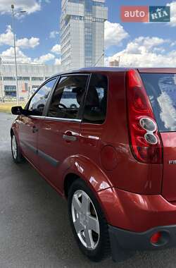 Хэтчбек Ford Fiesta 2008 в 