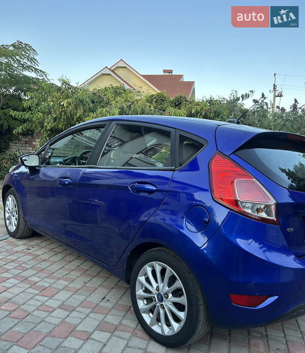 Хэтчбек Ford Fiesta 2013 в 