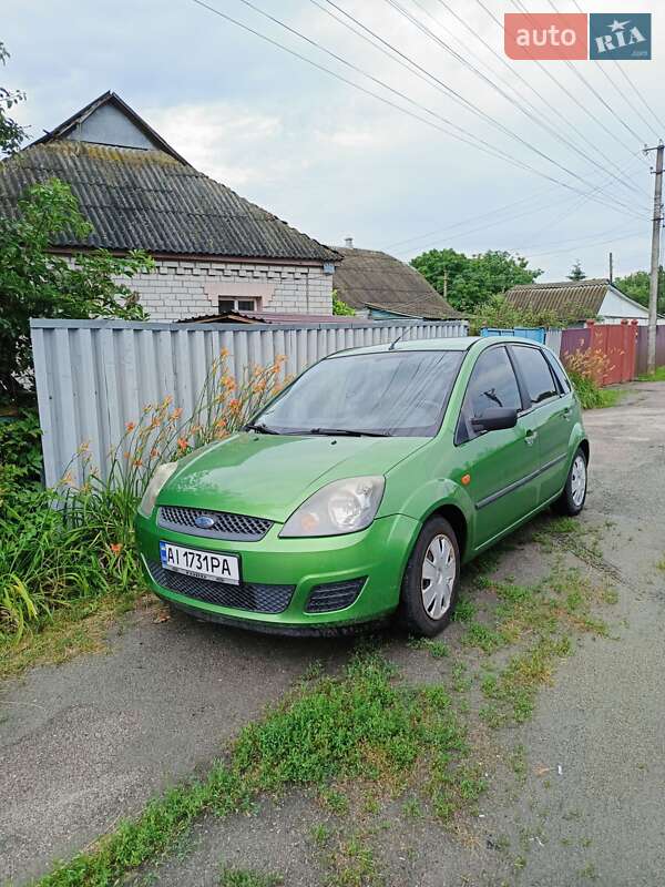 Хэтчбек Ford Fiesta 2007 в 