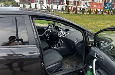 Хэтчбек Ford Fiesta 2011 в 