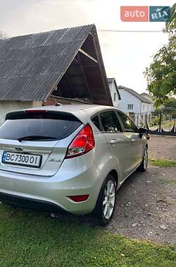Хэтчбек Ford Fiesta 2018 в 