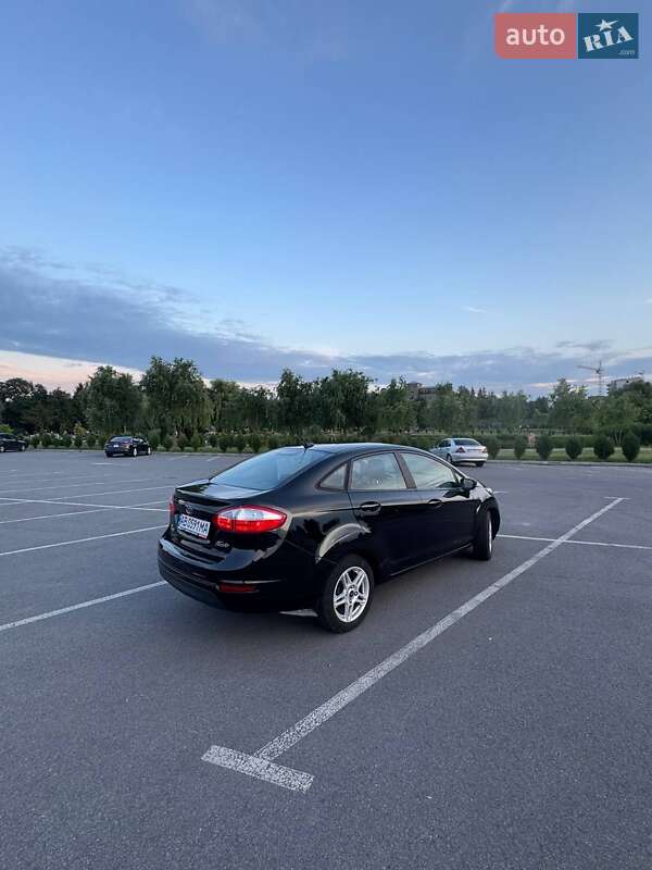 Седан Ford Fiesta 2017 в Хмільнику