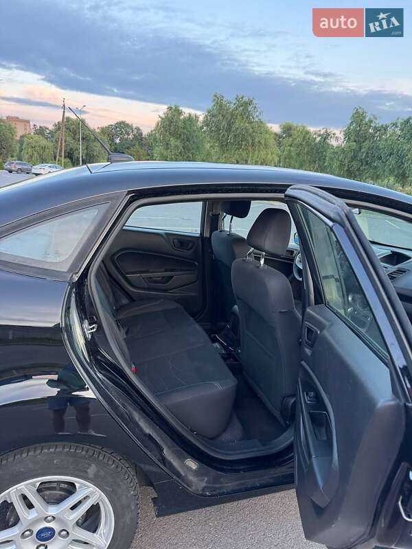 Седан Ford Fiesta 2017 в Хмільнику