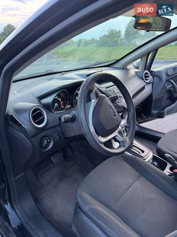 Седан Ford Fiesta 2017 в Хмільнику