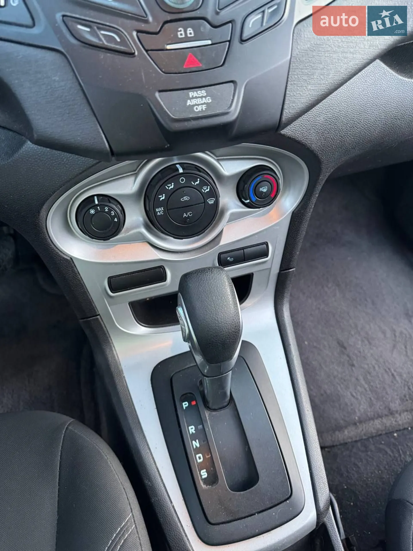 2017 Ford Fiesta - мініатюра 28
