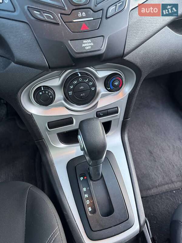 Седан Ford Fiesta 2017 в Хмільнику