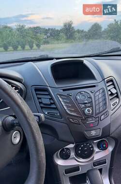 Седан Ford Fiesta 2017 в 