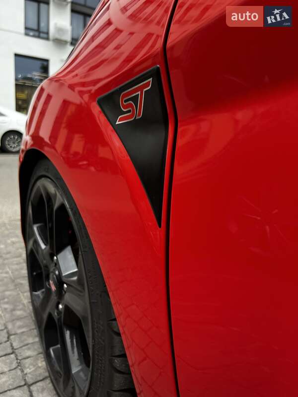 Хэтчбек Ford Fiesta 2016 в Киеве