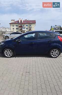 Хэтчбек Ford Fiesta 2012 в 