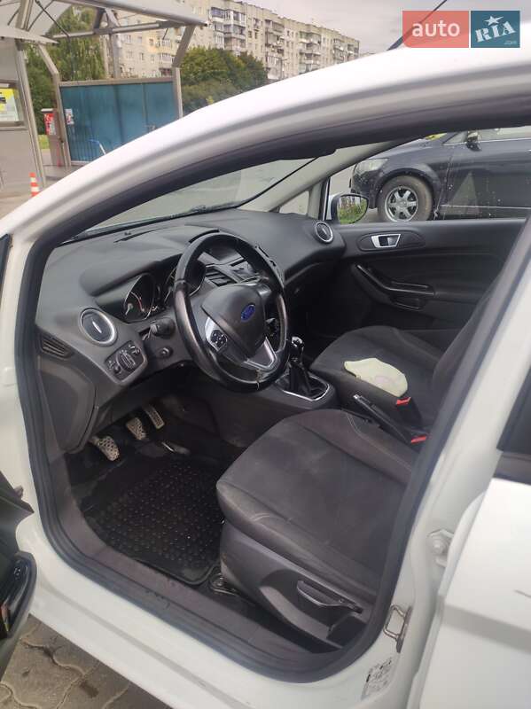 Хэтчбек Ford Fiesta 2013 в Львове