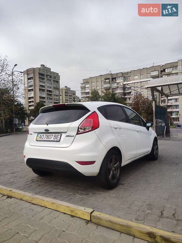 Хэтчбек Ford Fiesta 2013 в Львове