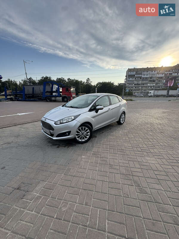Седан Ford Fiesta 2014 в Киеве