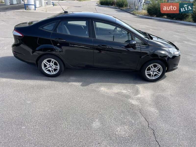 Седан Ford Fiesta 2018 в Каменском