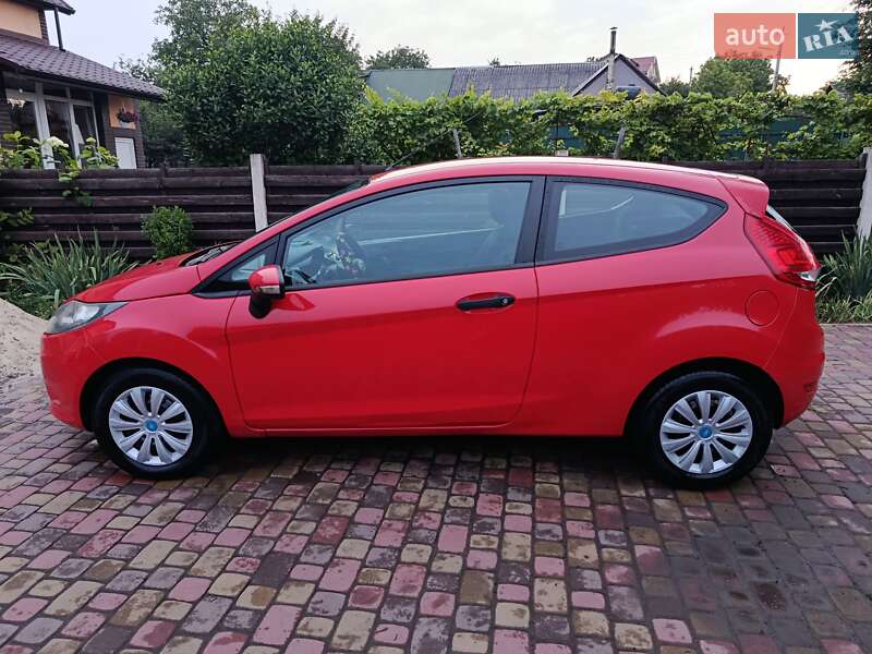 Хэтчбек Ford Fiesta 2010 в Хмельницком