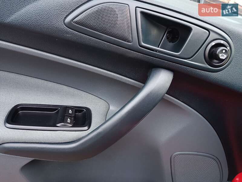 Хэтчбек Ford Fiesta 2010 в Хмельницком