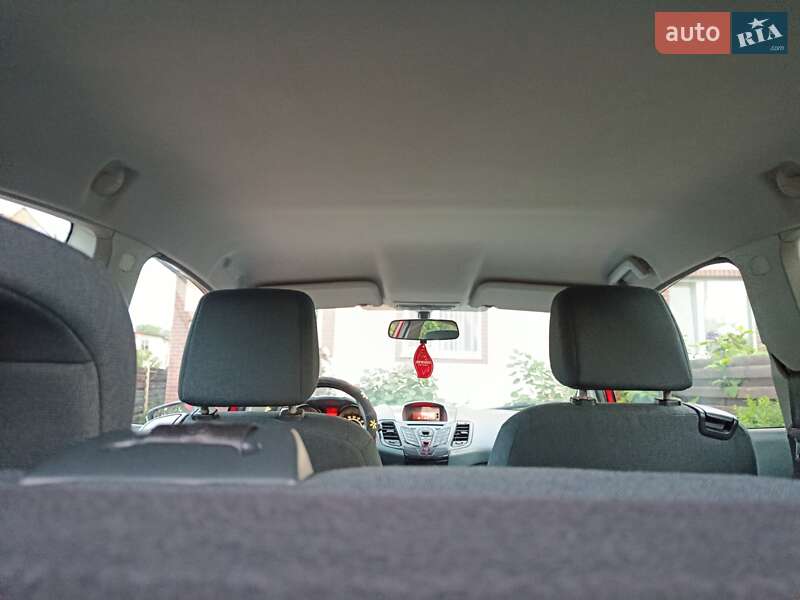 Хэтчбек Ford Fiesta 2010 в Хмельницком