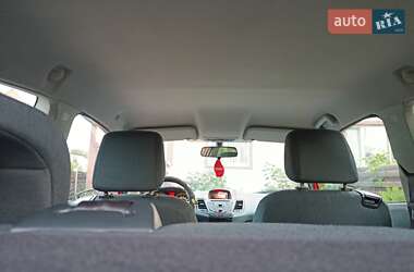 Хэтчбек Ford Fiesta 2010 в 
