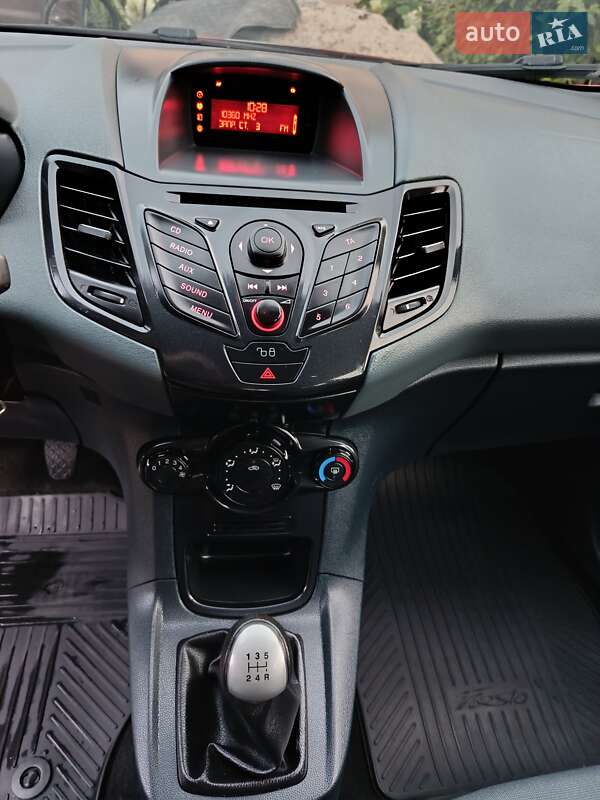Хэтчбек Ford Fiesta 2010 в Хмельницком