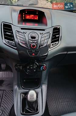 Хэтчбек Ford Fiesta 2010 в 