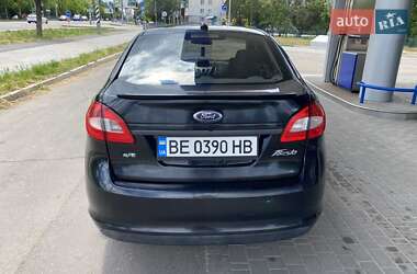 Седан Ford Fiesta 2011 в 