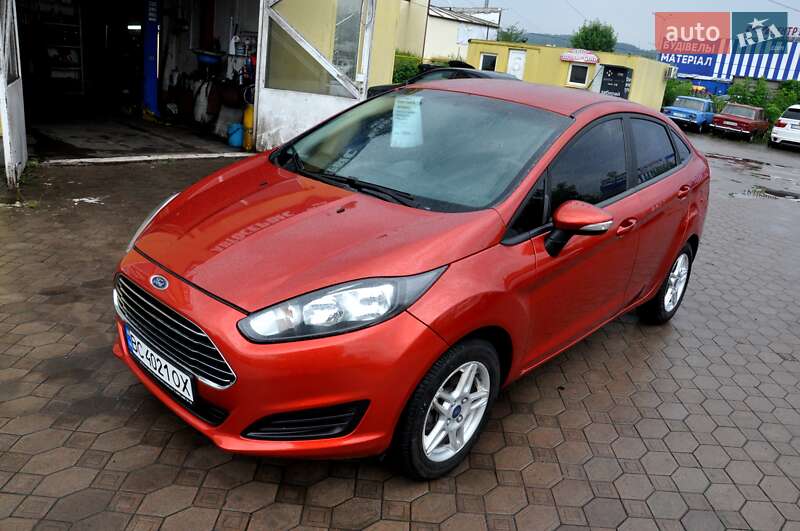 Седан Ford Fiesta 2018 в Львові
