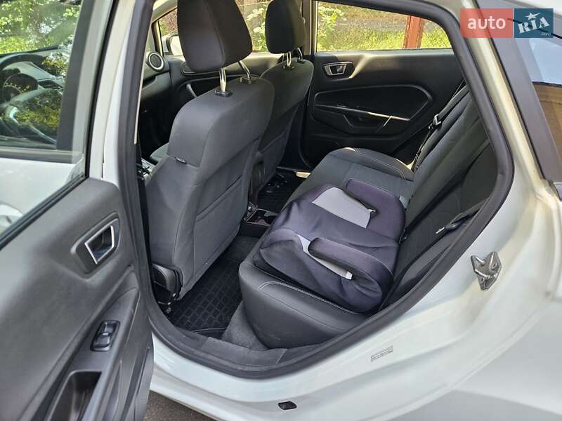 Седан Ford Fiesta 2016 в Запорожье