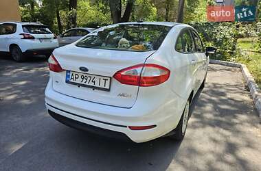Седан Ford Fiesta 2016 в 
