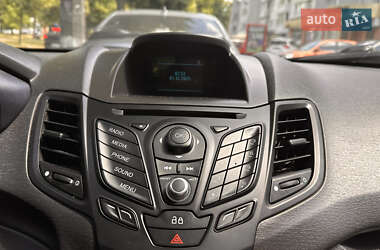 Хэтчбек Ford Fiesta 2014 в 
