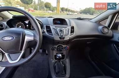 Хэтчбек Ford Fiesta 2013 в 