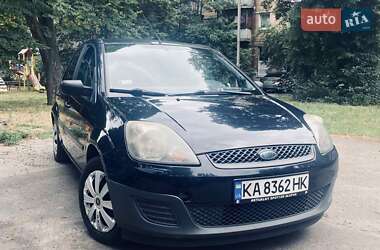 Хэтчбек Ford Fiesta 2006 в 