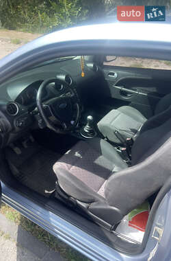 Хэтчбек Ford Fiesta 2005 в 