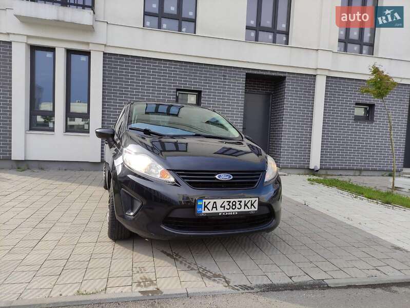 Седан Ford Fiesta 2013 в Киеве