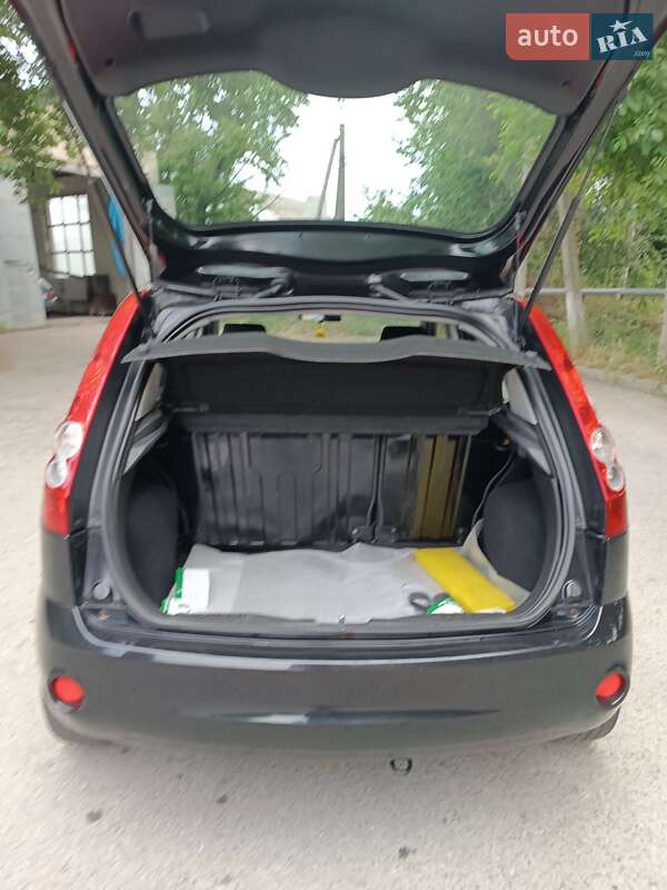 Хэтчбек Ford Fiesta 2008 в Немирове