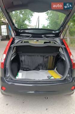 Хэтчбек Ford Fiesta 2008 в 