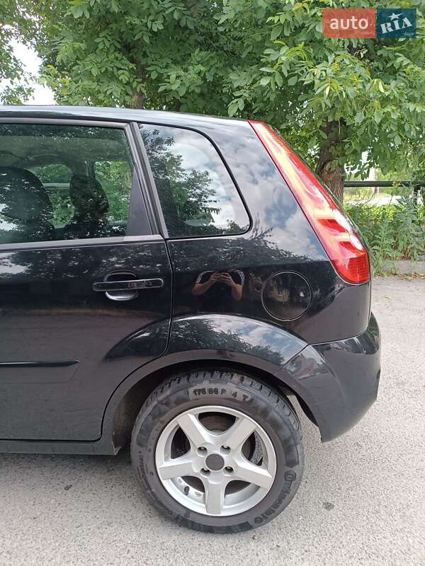 Хэтчбек Ford Fiesta 2008 в Немирове