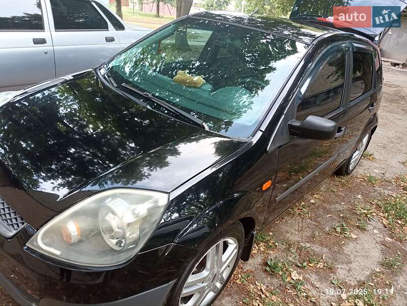 Хэтчбек Ford Fiesta 2007 в 