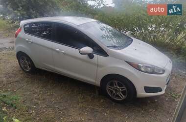 Хэтчбек Ford Fiesta 2018 в 