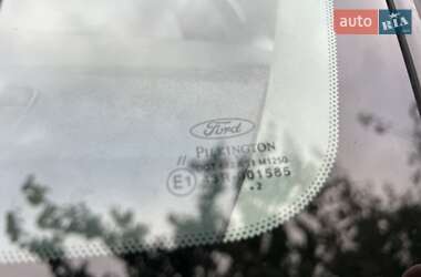 Хэтчбек Ford Fiesta 2002 в 