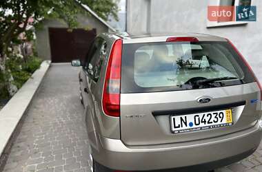 Хэтчбек Ford Fiesta 2002 в 