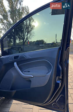 Хэтчбек Ford Fiesta 2010 в 