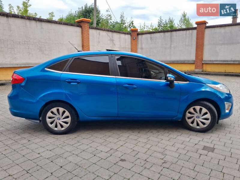 Седан Ford Fiesta 2011 в Коломиї