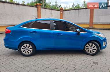 Седан Ford Fiesta 2011 в 