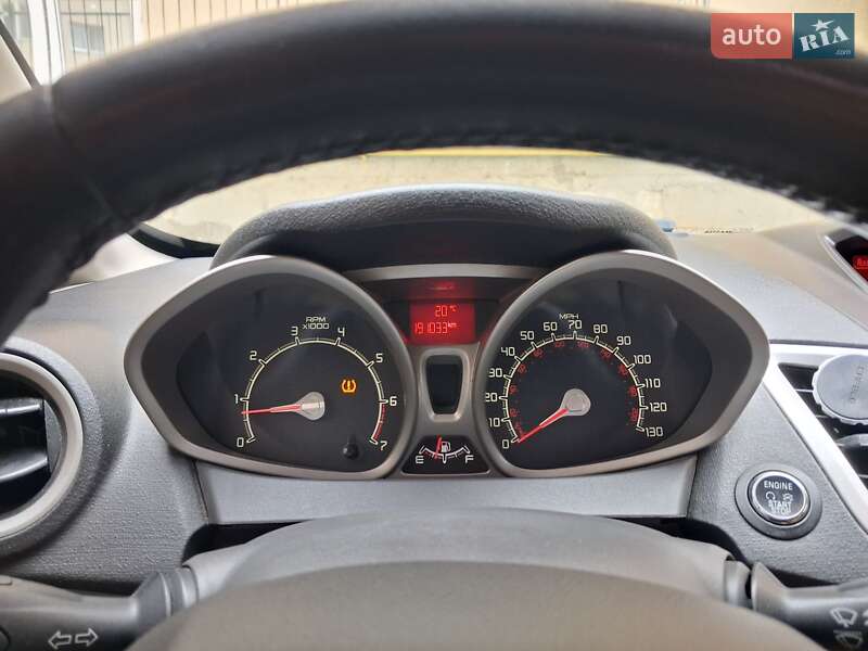 Седан Ford Fiesta 2011 в Коломиї